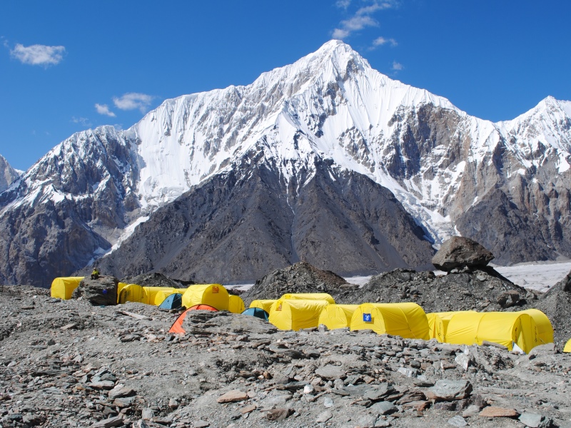 Programme zum Klettern Khan-Tengri von Süden und Norden Pik Khan-Tengri